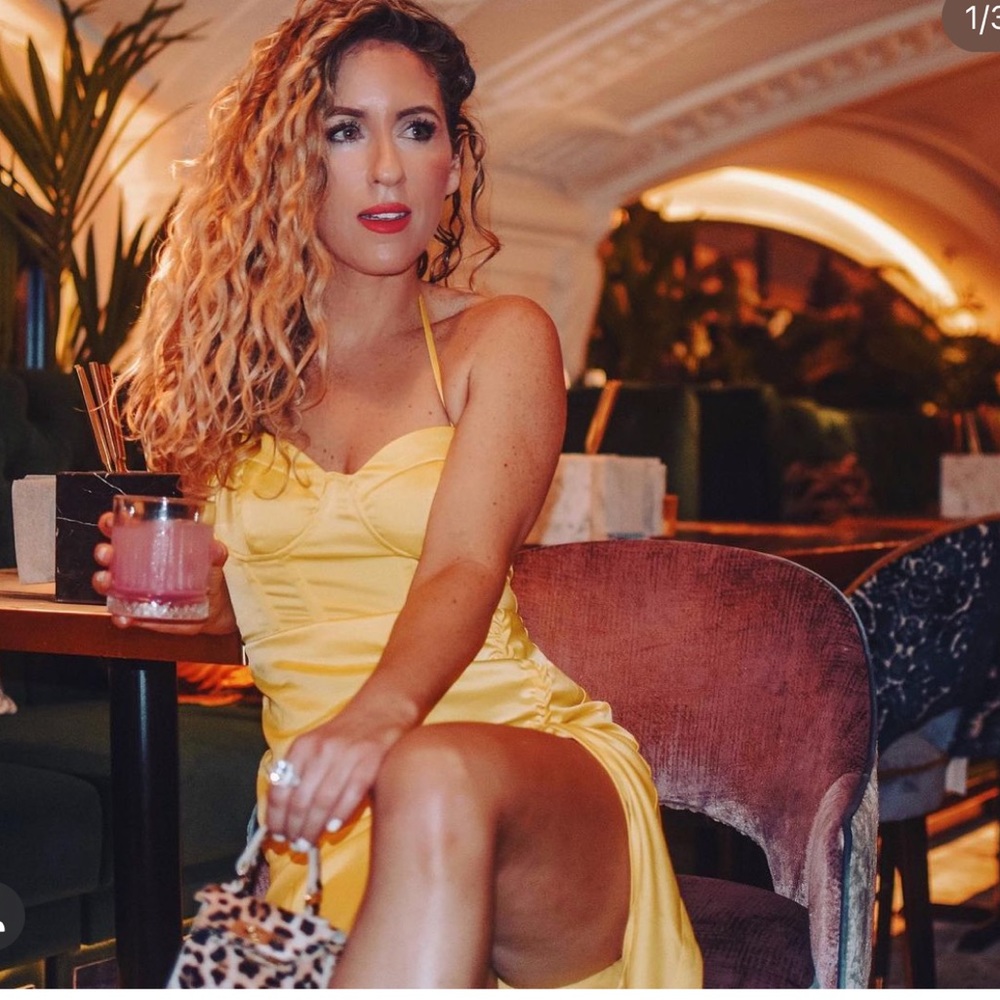 yellow dress